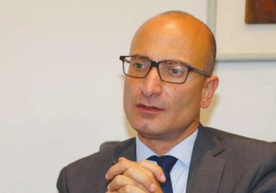 السفير الفرنسي يصل إلى العاصمة عدن