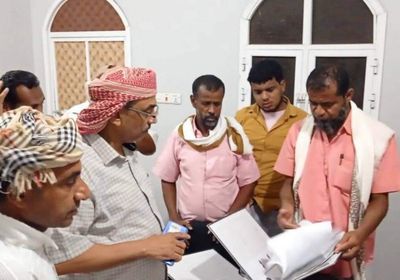 قيادي بـ "الانتقالي" يطلع على جهود تطوير "تنفيذية سيحوت"