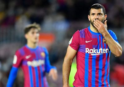  أجويرو يقرر الاعتزال بسبب "مشاكل في القلب" وتشافي هيرنانديز ينفي 