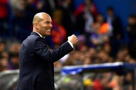  زين الدين زيدان يتقدم قائمة المرشحين لتدريب مانشستر يونايتد