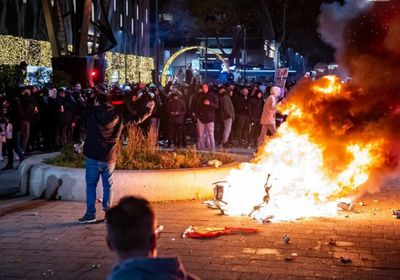 اندلاع احتجاجات عنيفة في مدن هولندية بسبب كورونا