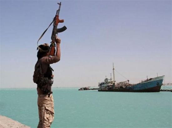 التحالف يؤمن ملاحة الإقليم وينزع إرهاب الحوثي "تحت الماء"