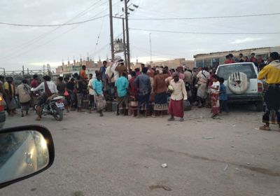 الإخوان يختطفون مواطنين من طابور لأسطوانات الغاز برضوم