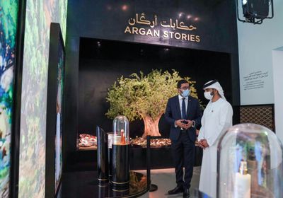  منصور بن راشد يتفقد جناحي السعودية والمغرب بـ"إكسبو"
