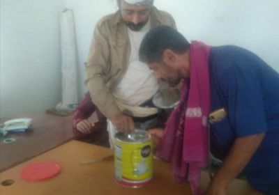 ضبط بائع متجول في الحبيلين بسلع غذائية مغشوشة