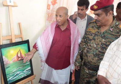 "انتقالي حضرموت" يرعى معرضا للفن التشكيلي