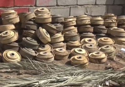 شاهد.. انتزاع مئات الألغام الحوثية في حيس والجراحي