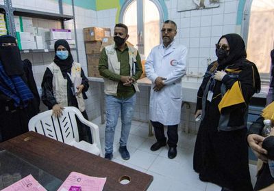 وفد أممي يتفقد مراكز طبية في عدن وأبين