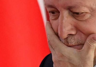 أردوغان يقيل وزير المالية بعد انخفاض الليرة التركية