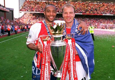 صلاح يجرد تييري هنري من رقم مميز في البريميرليج