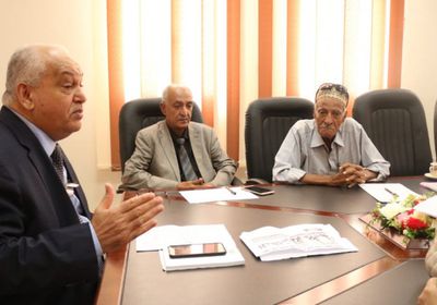 وزير الخدمة المدنية يطلع على مطالب نقابة المتقاعدين الجنوبيين