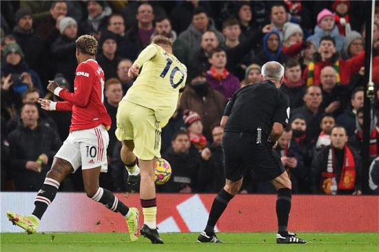 جدول ترتيب الدوري الانجليزي الممتاز 2021: اليونايتد يخطف فوزا مثيرا من آرسنال