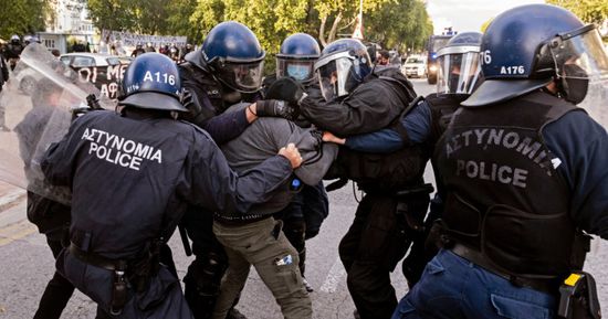 الشرطة القبرصية تقبض على شخص يحمل سكينًا بالقرب من بابا الفاتيكان