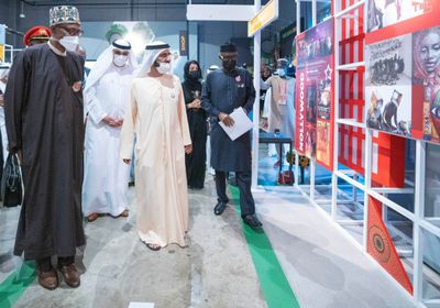  بن راشد يزور جناحي نيجيريا وسيرلانكا في إكسبو دبي