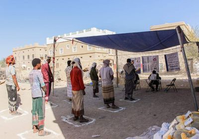 9537 أسرة تستفيد من مساعدات "الغذاء العالمي" بحضرموت