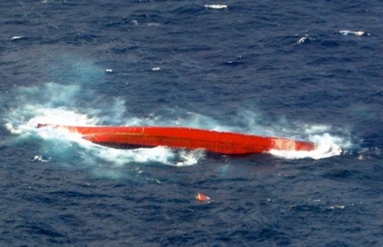 غينيا الاستوائية: قتيل وعشرون مفقودًا في غرق سفينة متجهة إلى الكاميرون