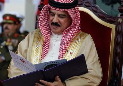 العاهل البحريني يستقبل رسالة خطية من بوتين