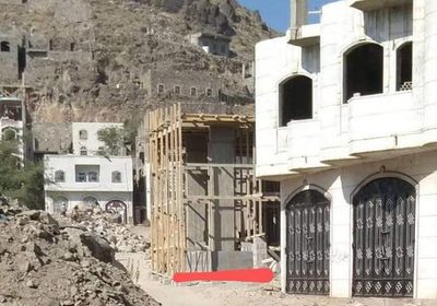 أشغال تعز يسمح بالتعدي على شارع عام