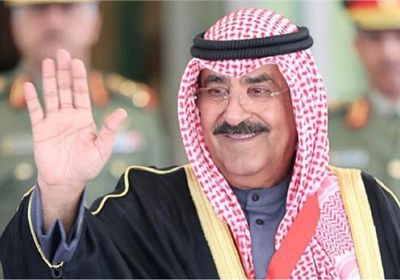 ولي العهد الكويتي يتسلم أوراق اعتماد سفير مصر لدى بلاده