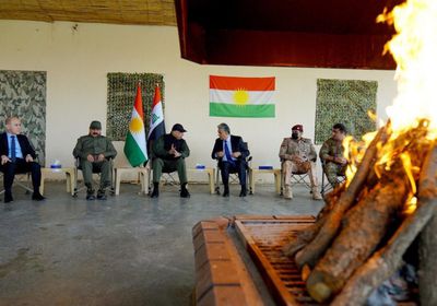 الكاظمي يزور مدينة قضاء مخمور ويلتقي قيادات عسكرية