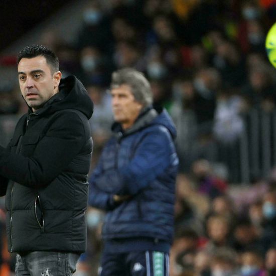 أول تعليق لتشافي عقب خروج برشلونة من دوري الأبطال