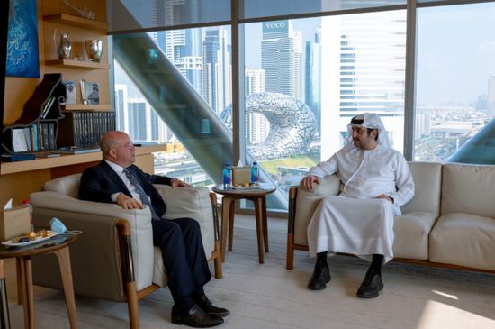 نائب حاكم دبي يستقبل رئيس شبكة سي إن إن