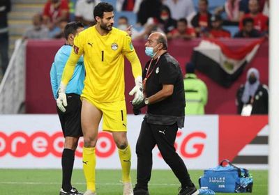تفاصيل إصابة محمد الشناوي وحمدي فتحي قبل مباراة مصر وتونس