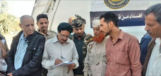 انتقالي الضالع يدعم مكتب النظافة بشاحنة متطورة