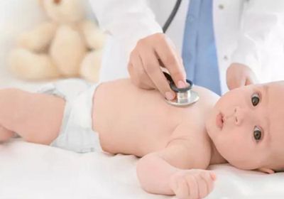 ما هي أعراض الجفاف عند الرضع؟
