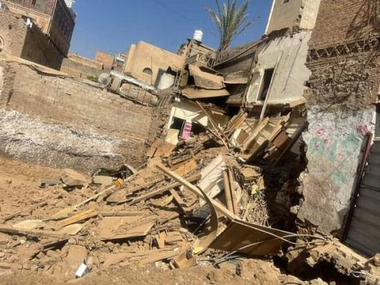 انهيار عمارة سكنية في صنعاء