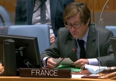 فرنسا تدين احتجاز موظفيين أممين لدى الحوثي