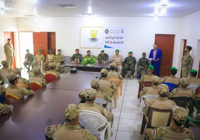 اختتام دورة تخصصية لقوات العاصفة في عدن