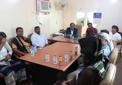 انتقالي حضرموت يطلع على احتياجات تشغيل ميناء الشحر