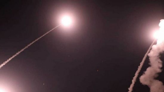 انطلاق صاروخين من مطار صنعاء.. ودفاعات التحالف تسقطهما
