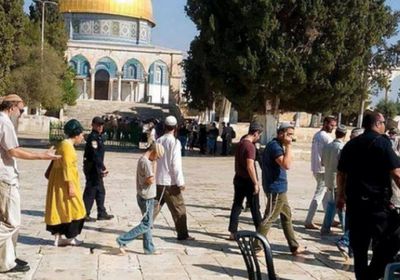 فلسطين: مستوطنون يقتحمون الأقصى بحماية شرطة الاحتلال