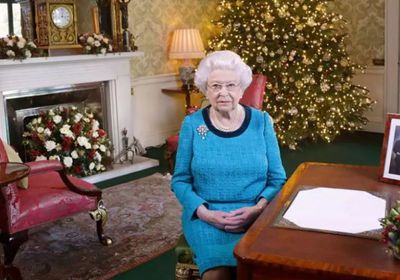 الملكة إليزابيث.. سر تراجع ملكة بريطانيا عن إلغاء مأدبة عيد الميلاد