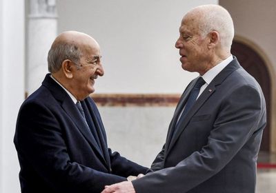 الرئيس الجزائري يعود إلى بلاده بعد زيارة تونس
