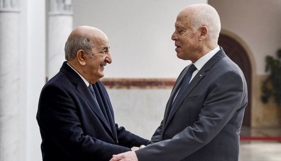 الرئيس الجزائري يعود إلى بلاده بعد زيارة تونس