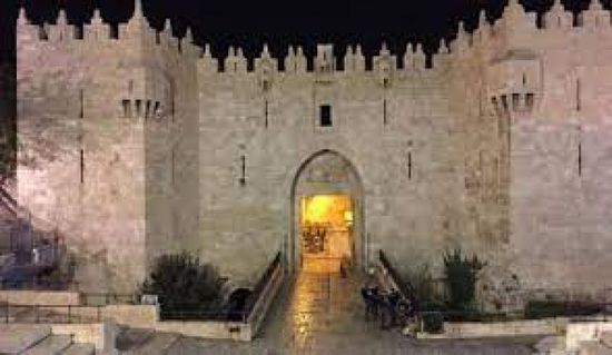 الاحتلال الإسرائيلي يغلق منطقة باب العمود بالقدس