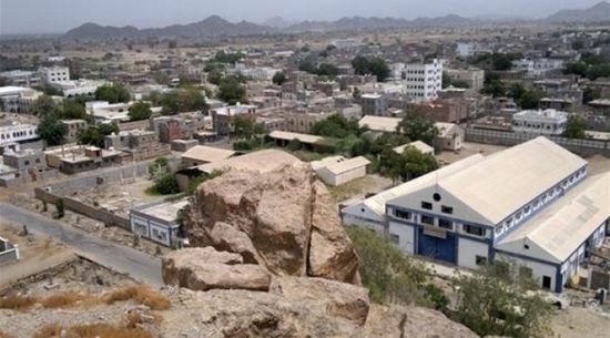 شاب يسدد طعنة قاتلة لجاره في جعار