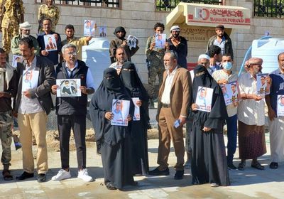 عاملو "مركزي شبوة" ينددون بالتعتيم الإخواني على جريمة قتل