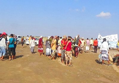 تركي يحرم أسرة شهيدين من أرضها في لحج