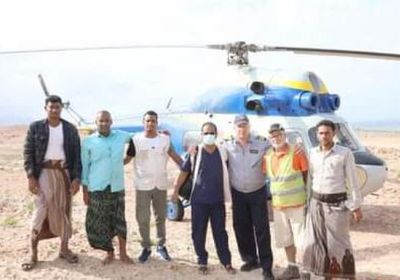 بعيادة متنقلة.. مستشفى خليفة يفحص مرضى منطقة نائية بسقطرى