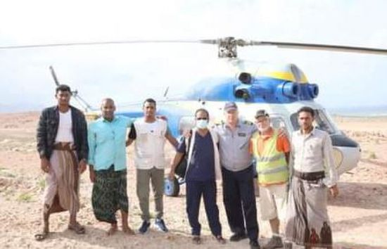 بعيادة متنقلة.. مستشفى خليفة يفحص مرضى منطقة نائية بسقطرى