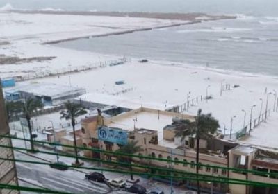 الثلوج في الإسكندرية.. عروس البحر المتوسط تكتسي باللون الأبيض