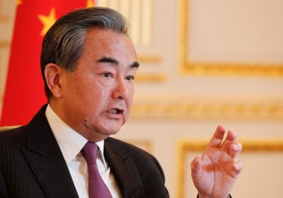 وزير الخارجية الصيني يشيد بعلاقات بلاده مع روسيا