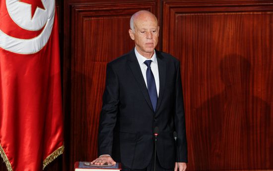 الرئيس التونسي يطالب بتطبيق القانون على الجميع
