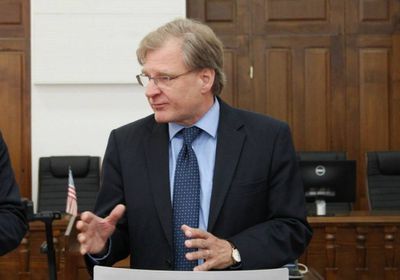 السفير الأمريكي بليبيا يحذر من محاولة عرقلة إجراء الانتخابات الرئاسية