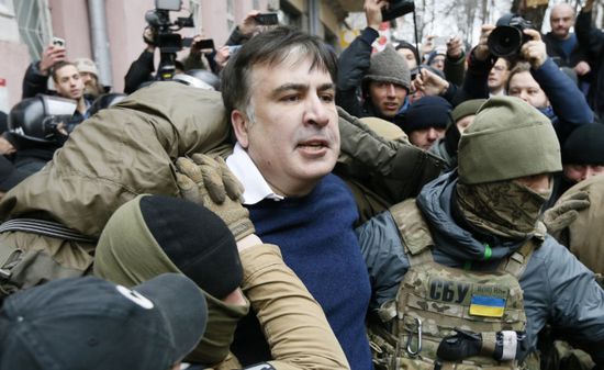  جورجيا: تظاهرات بعد أنباء عن تعرض الرئيس الأسبق للتعذيب