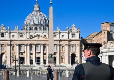 الفاتيكان يقرر وقف رواتب العمال الرافضين للقاح كورونا